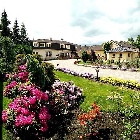 Penzion Lucs Heľpa Esterno foto