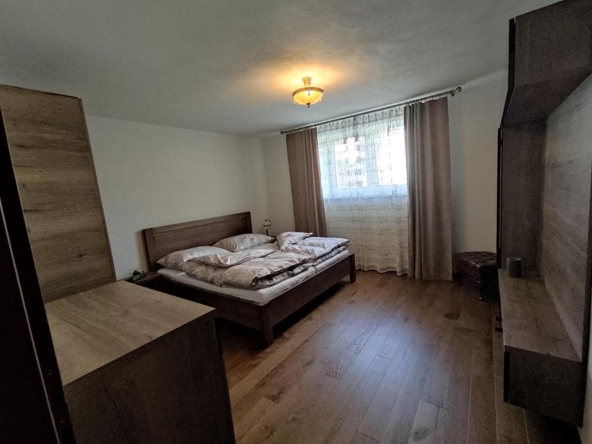 Penzion Lucs Heľpa Esterno foto