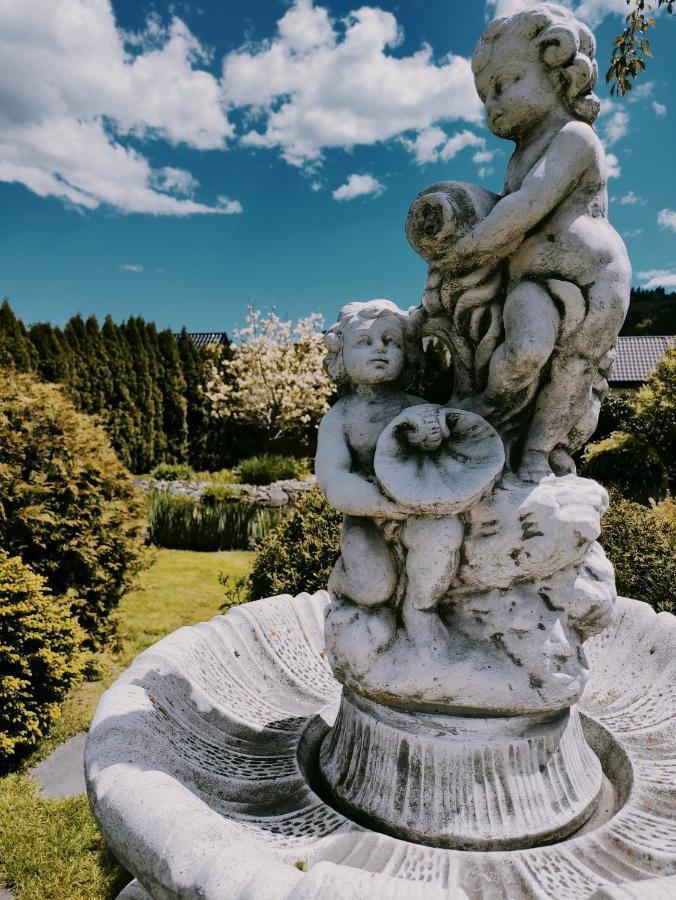 Penzion Lucs Heľpa Esterno foto
